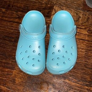 worn twice! light blue crocs size 9W